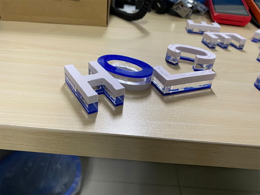 亞克力面pvc底字樣品，亞克力熱壓印工藝樣品(圖1)